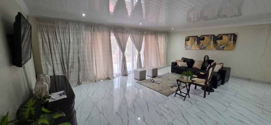 3 Bedroom Property for Sale in La Hoff North West